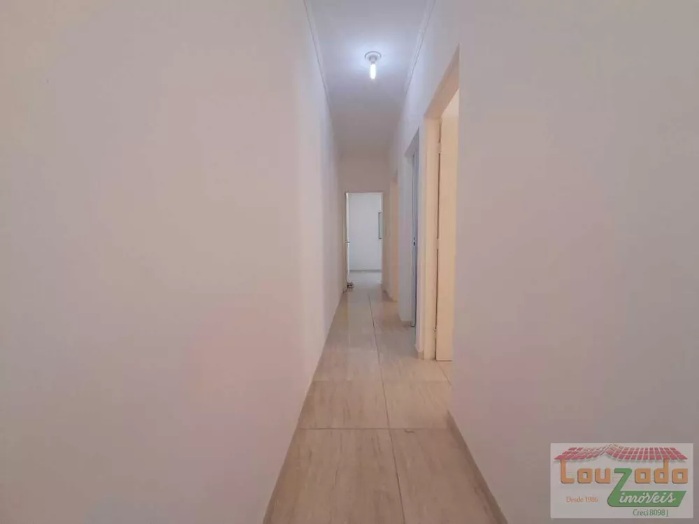 Casa à venda com 3 quartos, 180m² - Foto 3