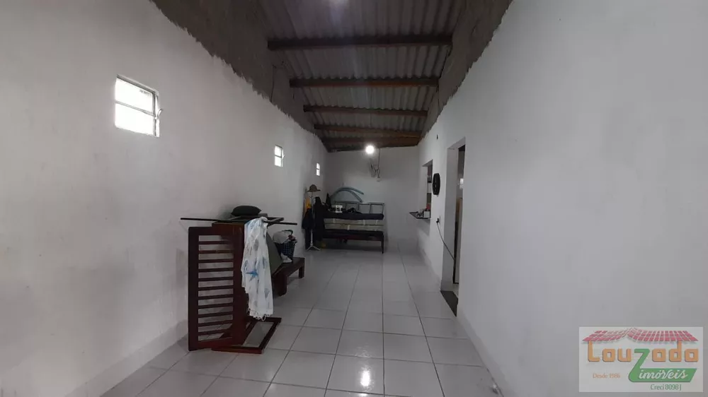 Casa à venda com 1 quarto, 250m² - Foto 4