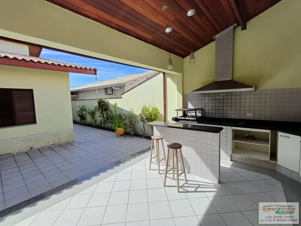 Casa, 3 quartos, 218 m² - Foto 1
