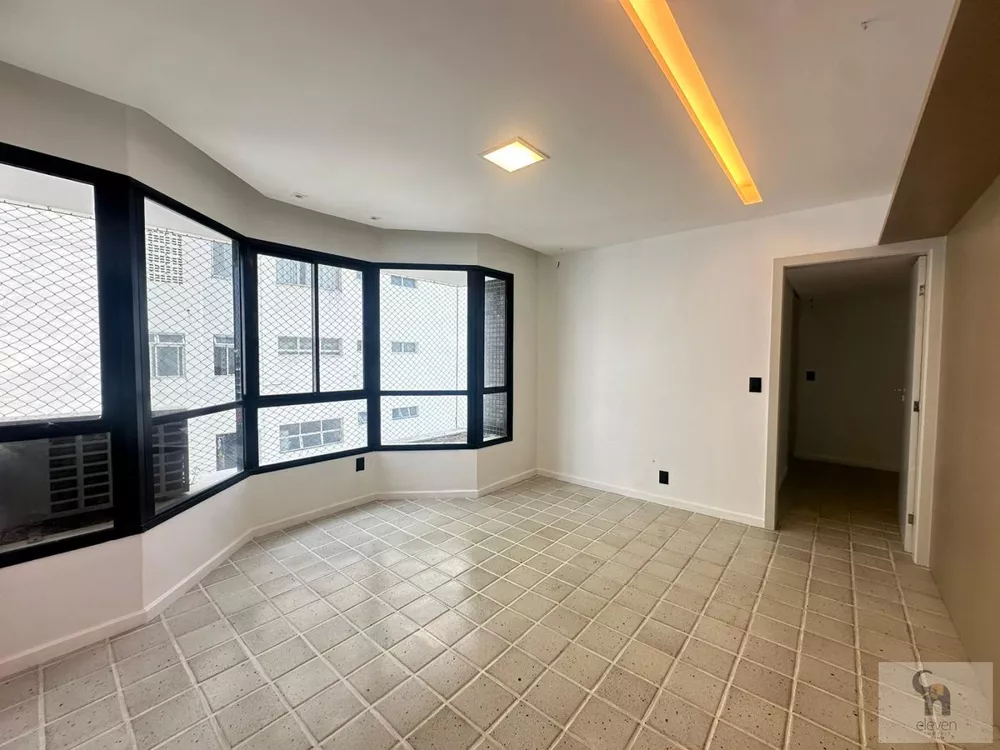 Apartamento à venda com 4 quartos, 278m² - Foto 6