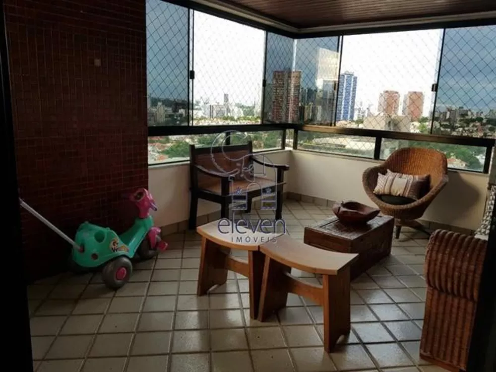 Apartamento à venda com 4 quartos, 260m² - Foto 2