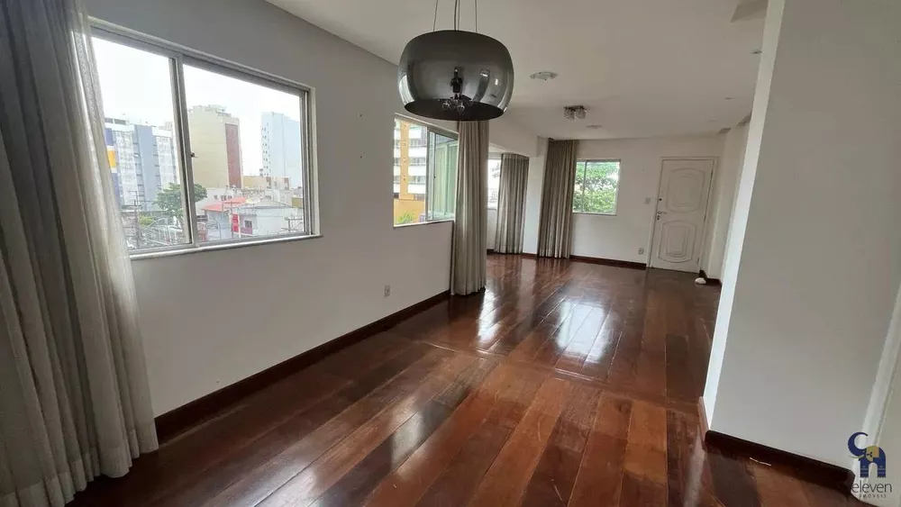 Apartamento à venda com 3 quartos, 140m² - Foto 2