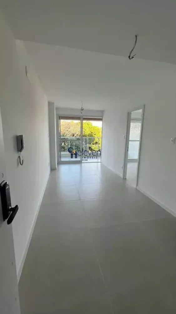 Apartamento à venda com 1 quarto, 44m² - Foto 2