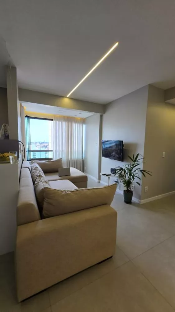 Apartamento à venda com 2 quartos, 66m² - Foto 3