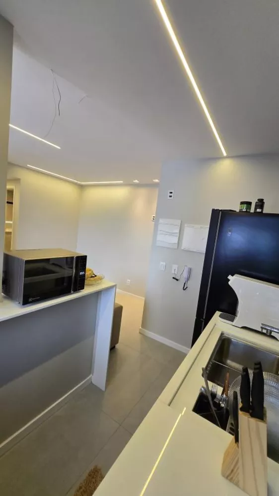 Apartamento à venda com 2 quartos, 66m² - Foto 4