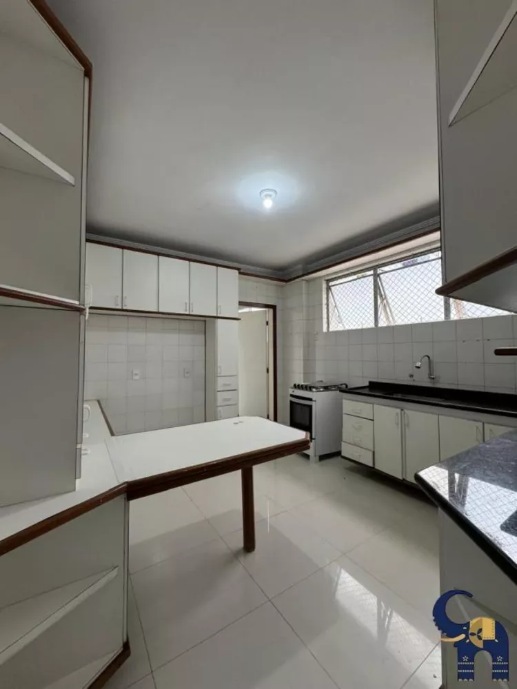 Apartamento à venda com 4 quartos, 181m² - Foto 4