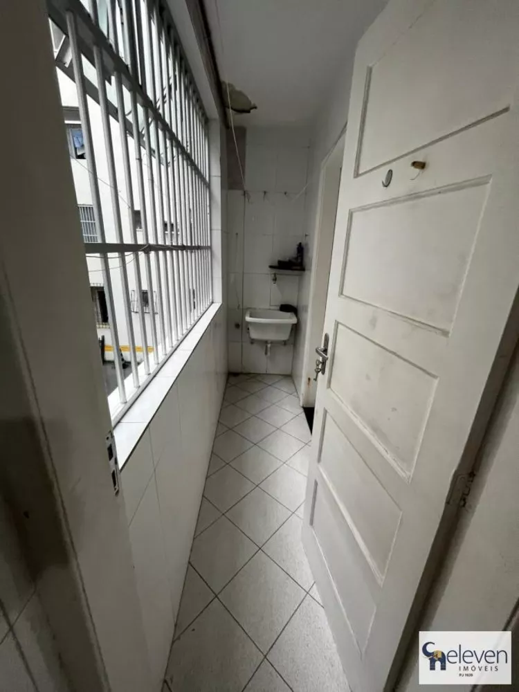 Apartamento à venda com 2 quartos, 70m² - Foto 11