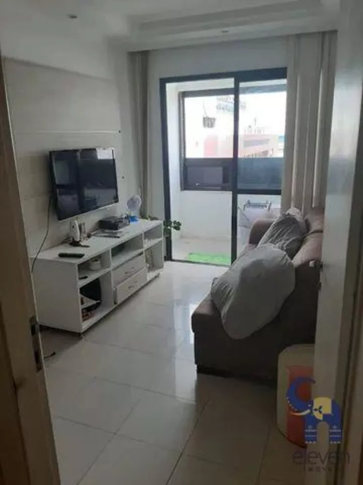 Apartamento à venda com 3 quartos, 75m² - Foto 2