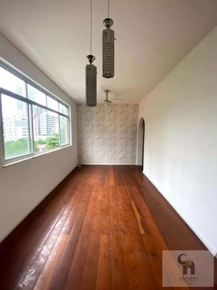 Apartamento à venda com 2 quartos, 75m² - Foto 1