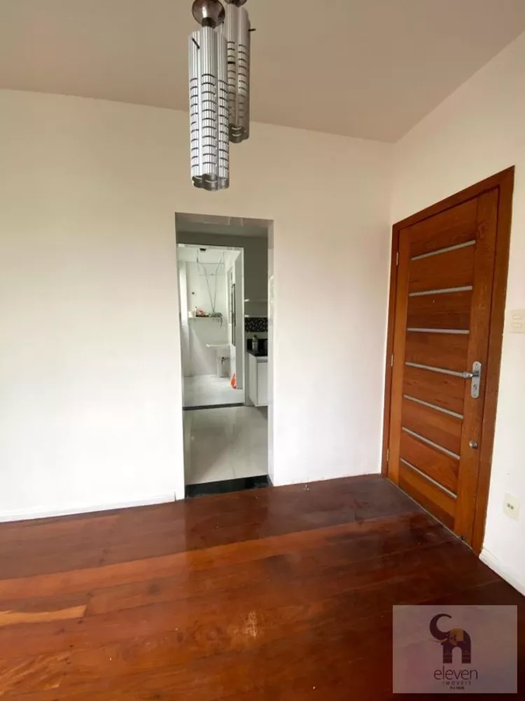 Apartamento à venda com 2 quartos, 75m² - Foto 2