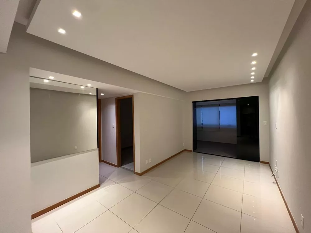 Apartamento à venda com 2 quartos, 76m² - Foto 3