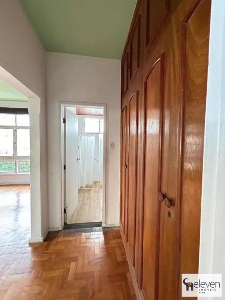 Apartamento à venda com 4 quartos, 220m² - Foto 1