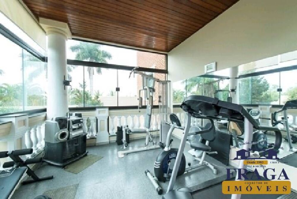 Casa à venda com 6 quartos, 1300m² - Foto 3
