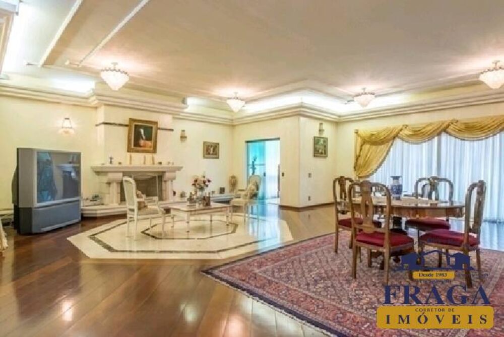 Casa à venda com 6 quartos, 1300m² - Foto 4
