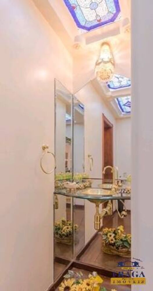 Casa à venda com 6 quartos, 1300m² - Foto 2