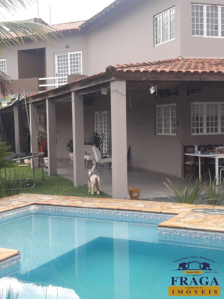 Chácara, 3 quartos, 250 m² - Foto 1