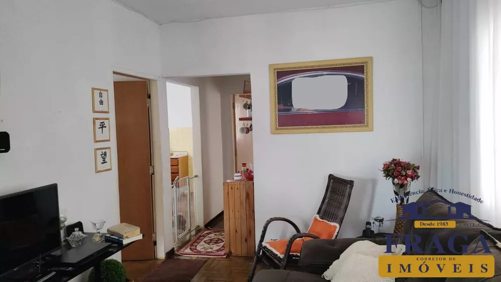 Casa à venda com 3 quartos, 200m² - Foto 2