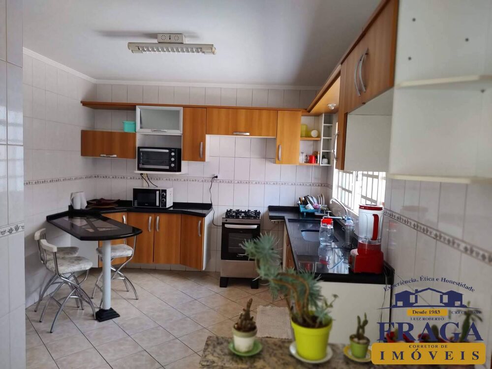 Casa, 3 quartos, 200 m² - Foto 1