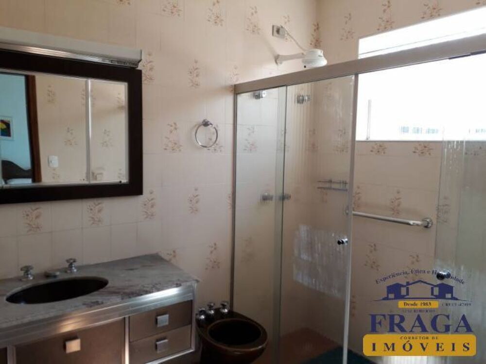 Casa, 3 quartos, 1230 m² - Foto 1