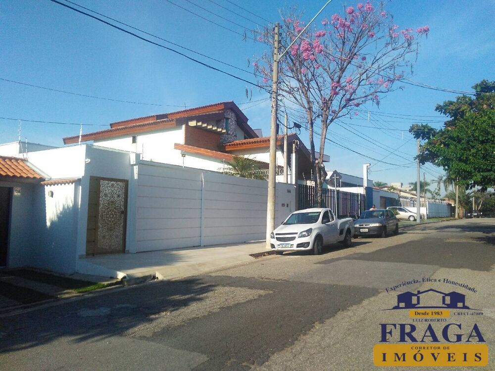 Casa à venda com 2 quartos, 300m² - Foto 1