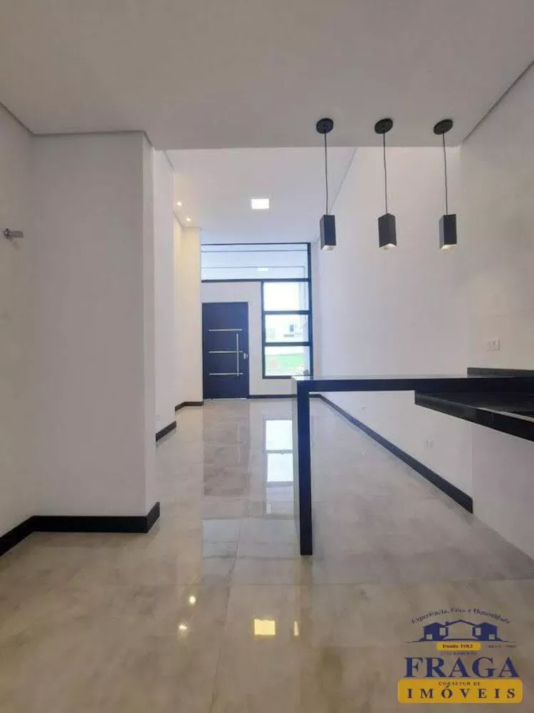 Casa à venda com 3 quartos, 110m² - Foto 4