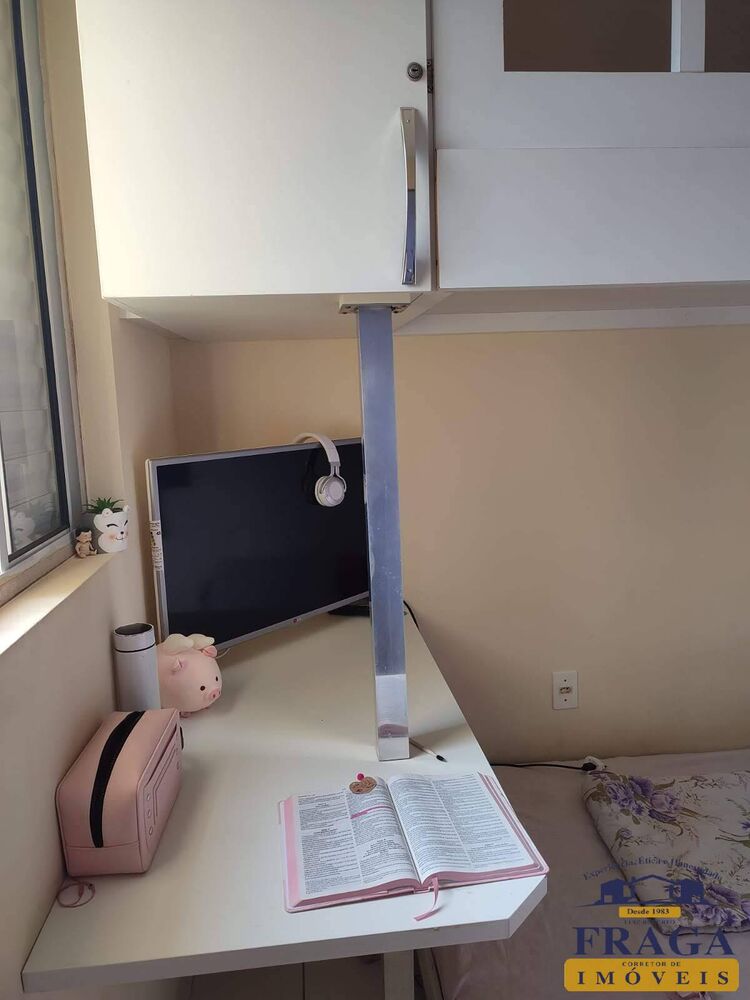 Casa à venda com 2 quartos, 70m² - Foto 4