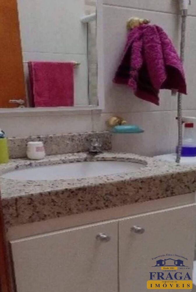 Casa à venda com 2 quartos, 70m² - Foto 8