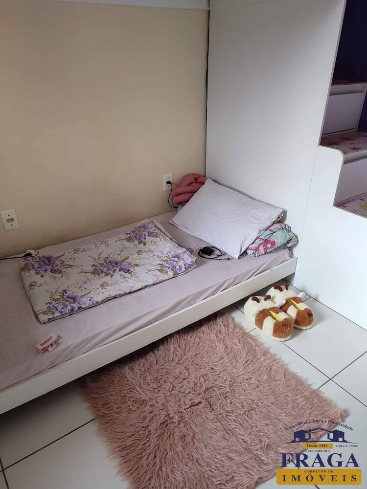 Casa à venda com 2 quartos, 70m² - Foto 5