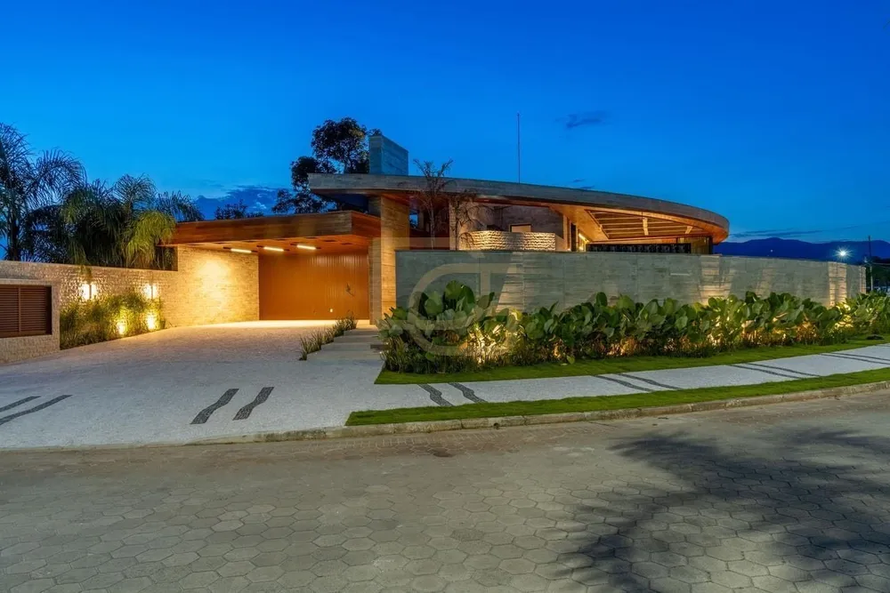 Casa, 6 quartos, 645 m² - Foto 1