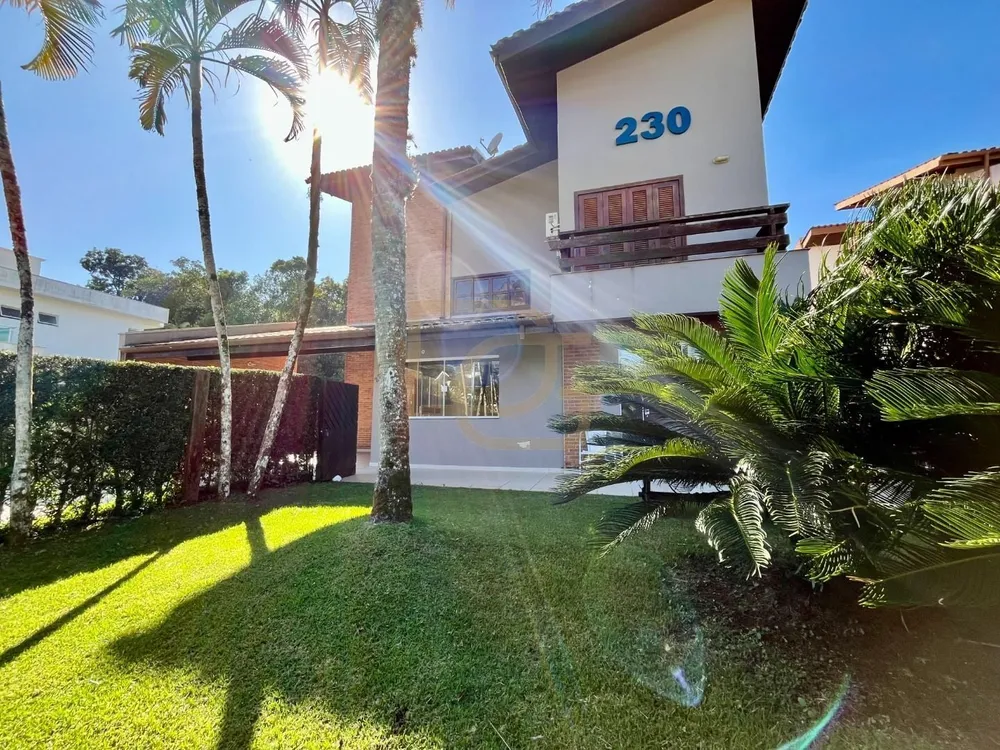 Casa, 3 quartos, 299 m² - Foto 1