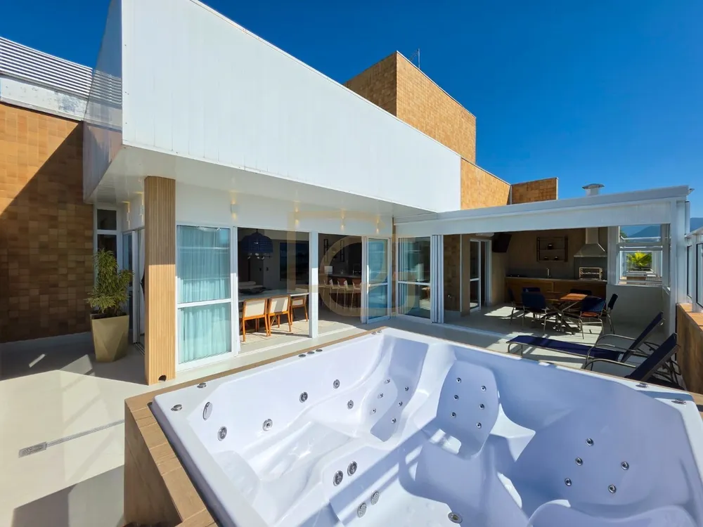Cobertura, 4 quartos, 216 m² - Foto 1