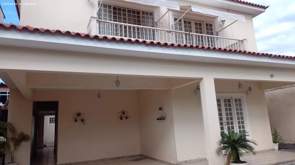 Casa à venda com 4 quartos, 220m² - Foto 4