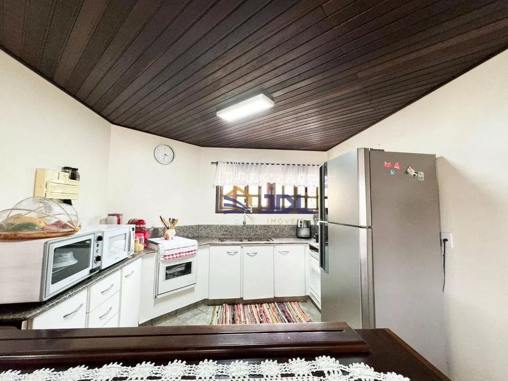 Casa, 4 quartos, 360 m² - Foto 4