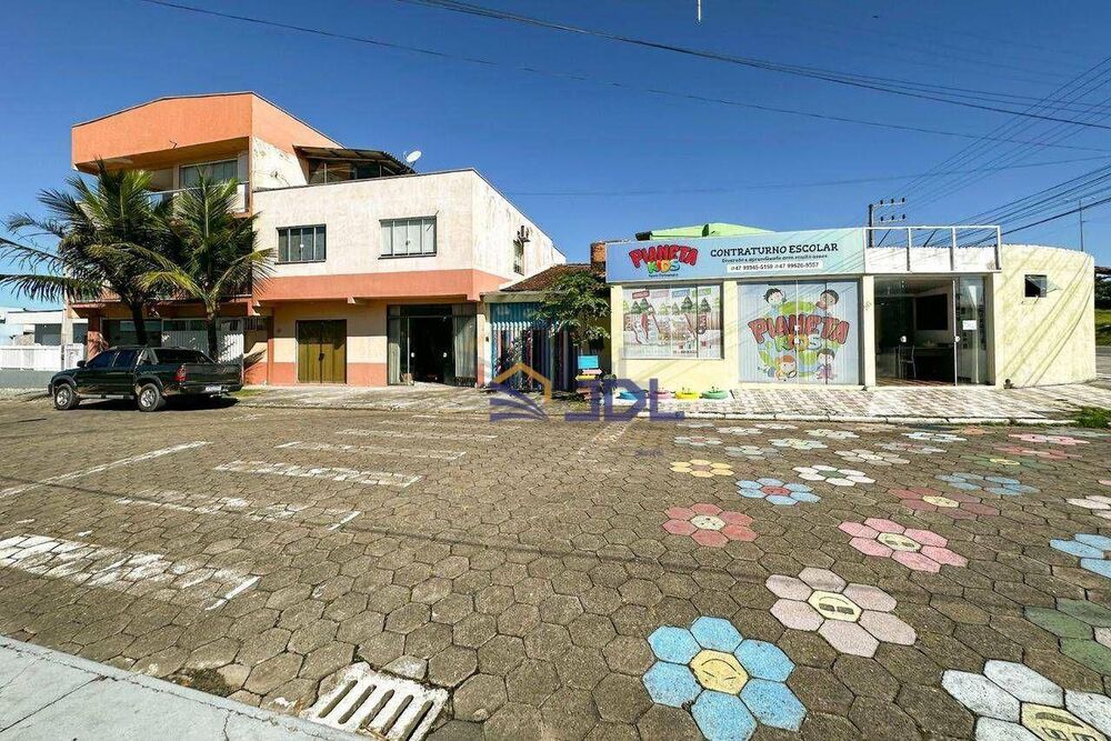 Casa, 8 quartos, 150 m² - Foto 1