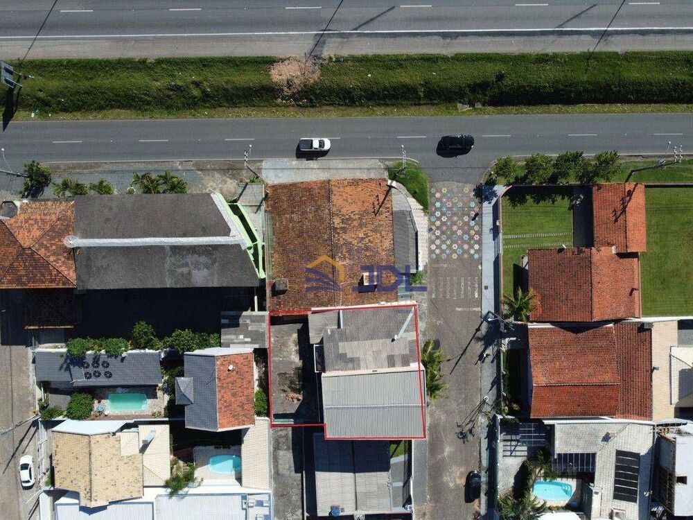 Casa, 8 quartos, 150 m² - Foto 2