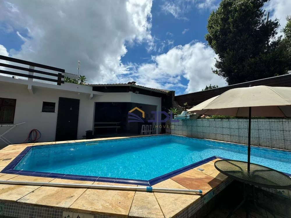 Casa, 5 quartos, 230 m² - Foto 4