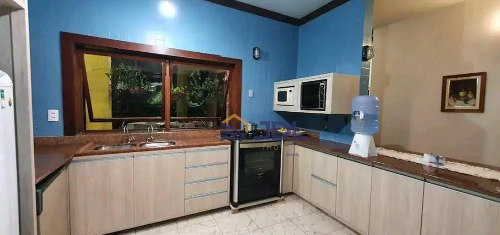 Casa, 4 quartos, 214 m² - Foto 2
