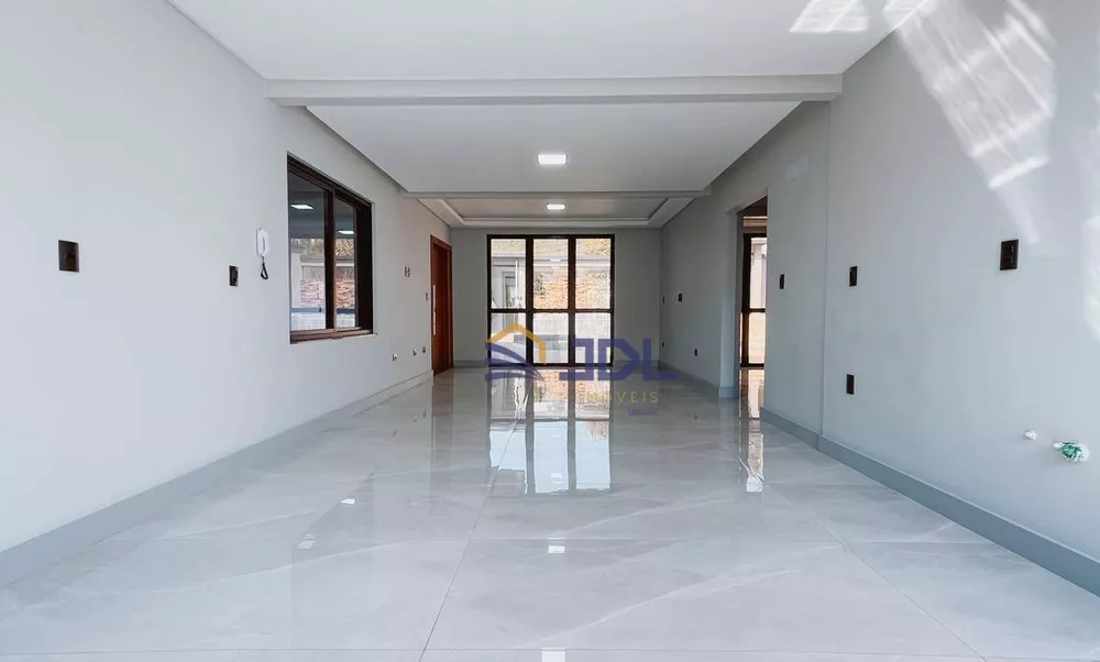 Casa, 4 quartos, 269 m² - Foto 2