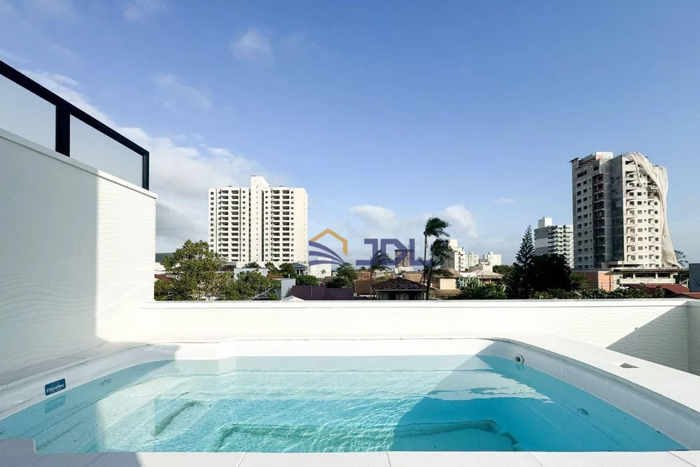 Casa, 3 quartos, 205 m² - Foto 1