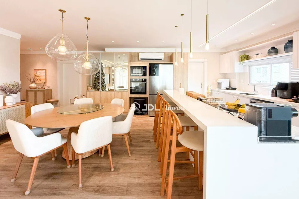 Apartamento, 4 quartos, 196 m² - Foto 2