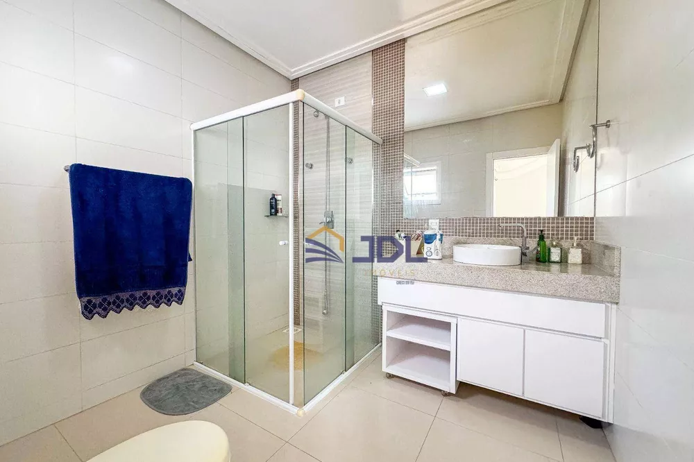 Casa, 3 quartos, 290 m² - Foto 3