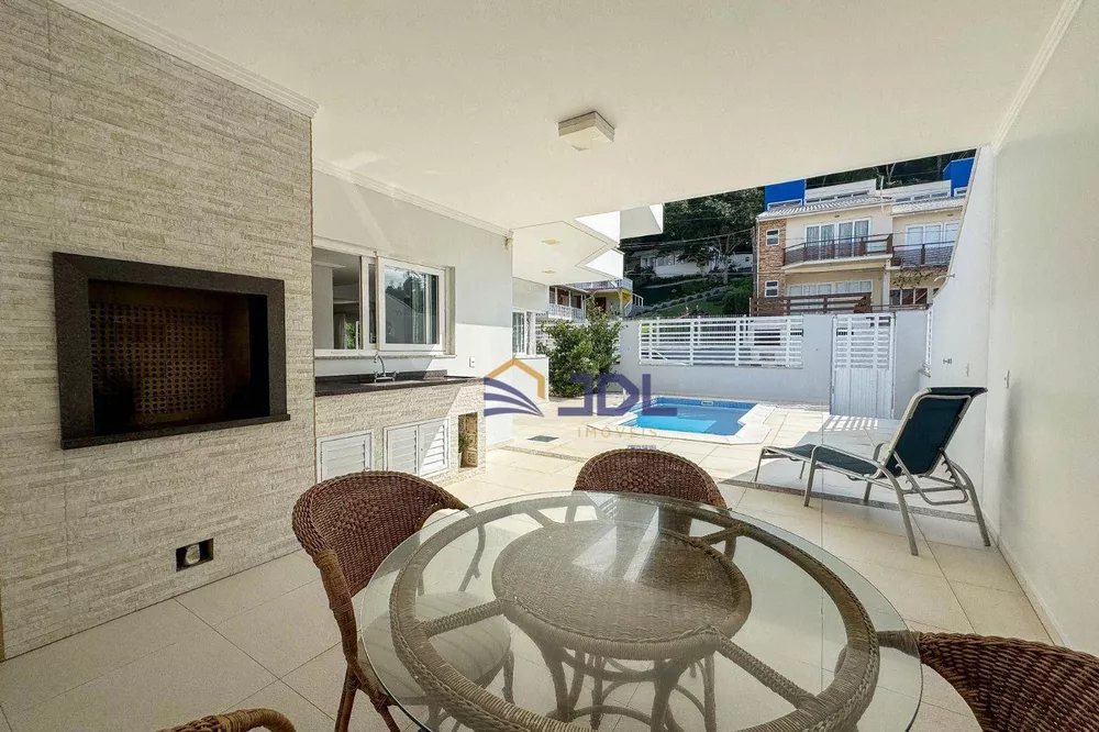 Casa, 3 quartos, 290 m² - Foto 1