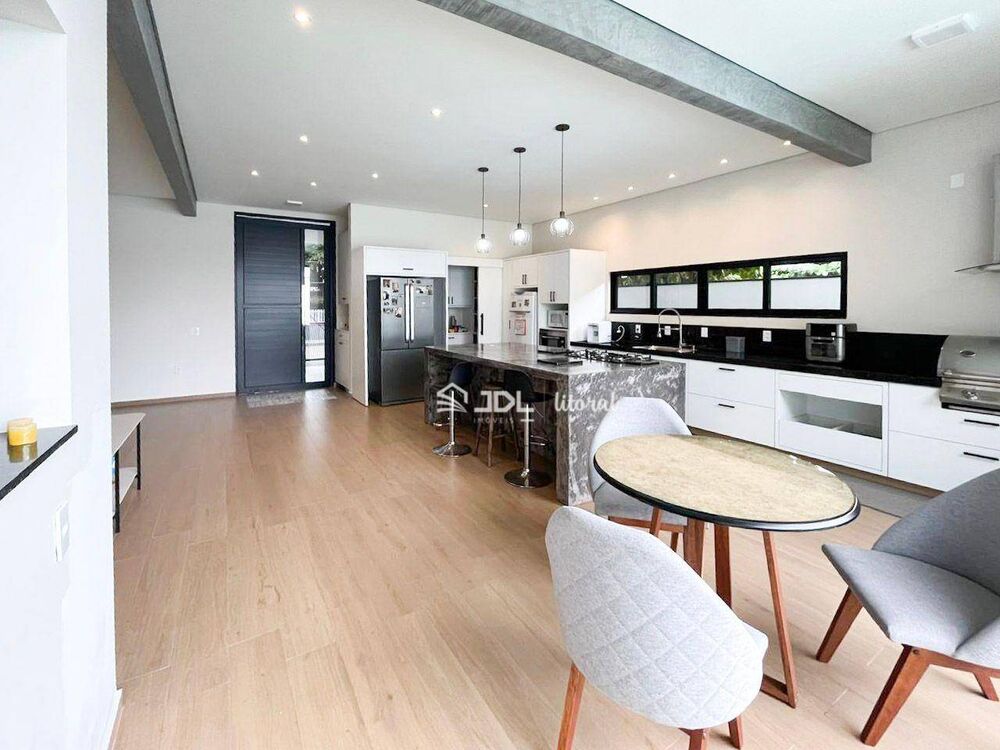 Casa à venda com 4 quartos, 340m² - Foto 3
