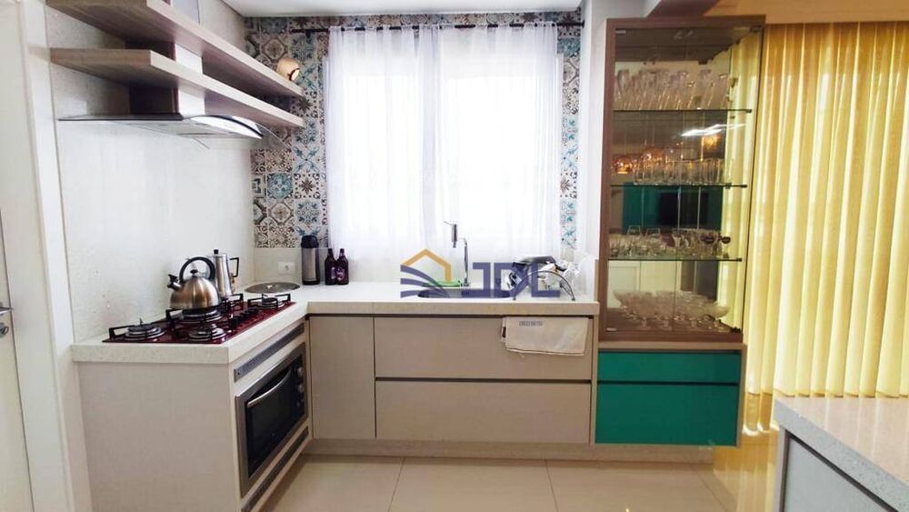 Apartamento à venda com 4 quartos, 202m² - Foto 3