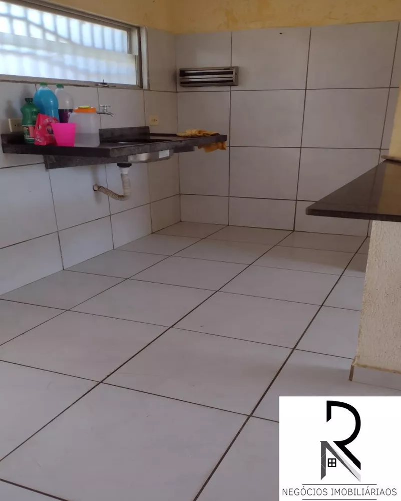 Casa à venda com 2 quartos, 200m² - Foto 4