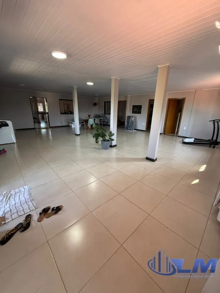 Casa, 6 quartos, 250 m² - Foto 1
