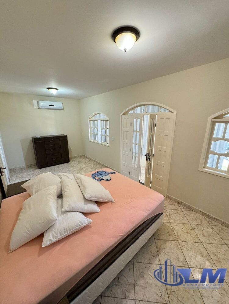 Casa à venda com 4 quartos, 210m² - Foto 12
