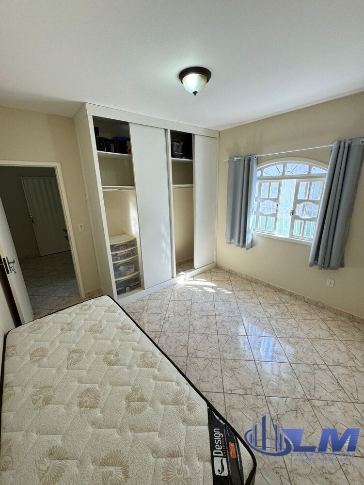 Casa à venda com 4 quartos, 210m² - Foto 16