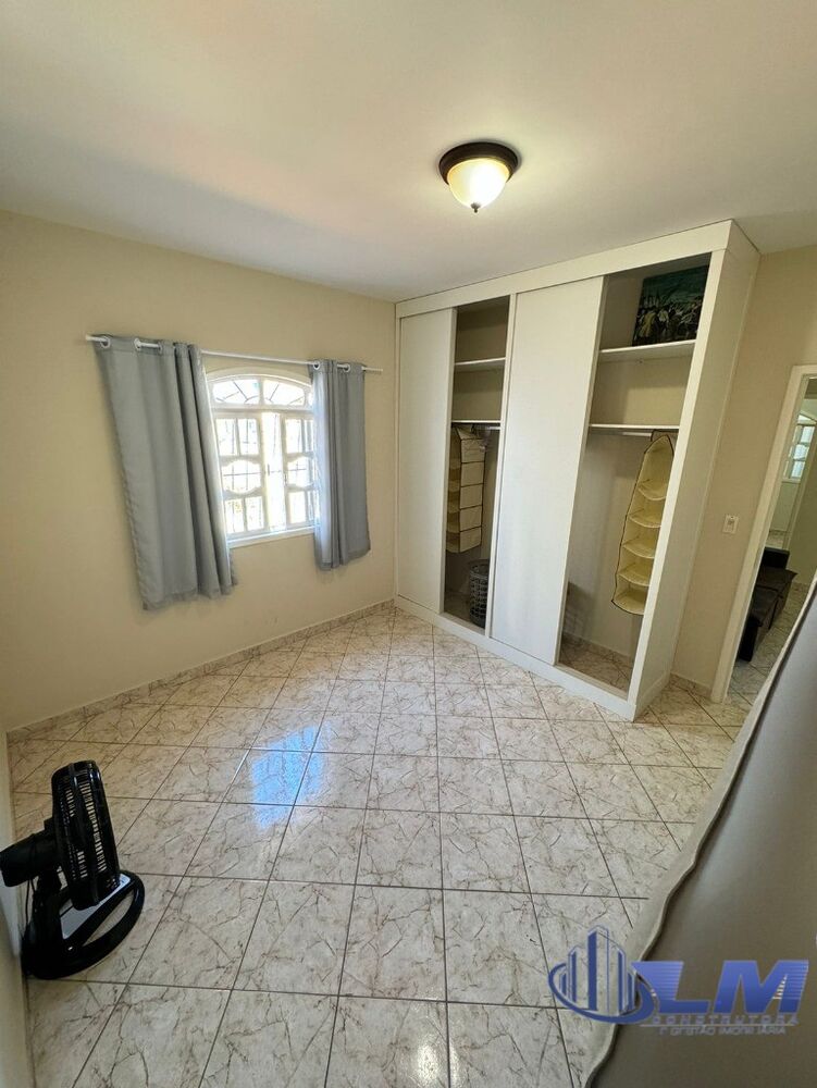 Casa à venda com 4 quartos, 210m² - Foto 14
