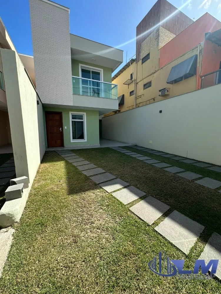 Casa à venda com 3 quartos, 14m² - Foto 1